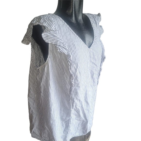 Old Navy Striped V-Neck Short Ruffle Sleeve Top 2X - Picture 2 of 6
